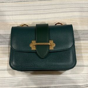 Crossbody purse
